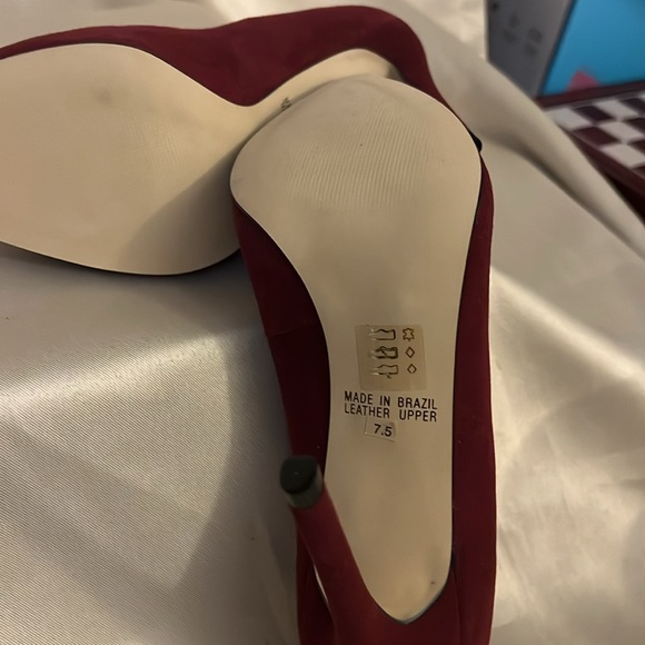 Cathy Jean stiletto pointy toe high heel pump, red size 7.5 suede leather - Picture 5 of 7